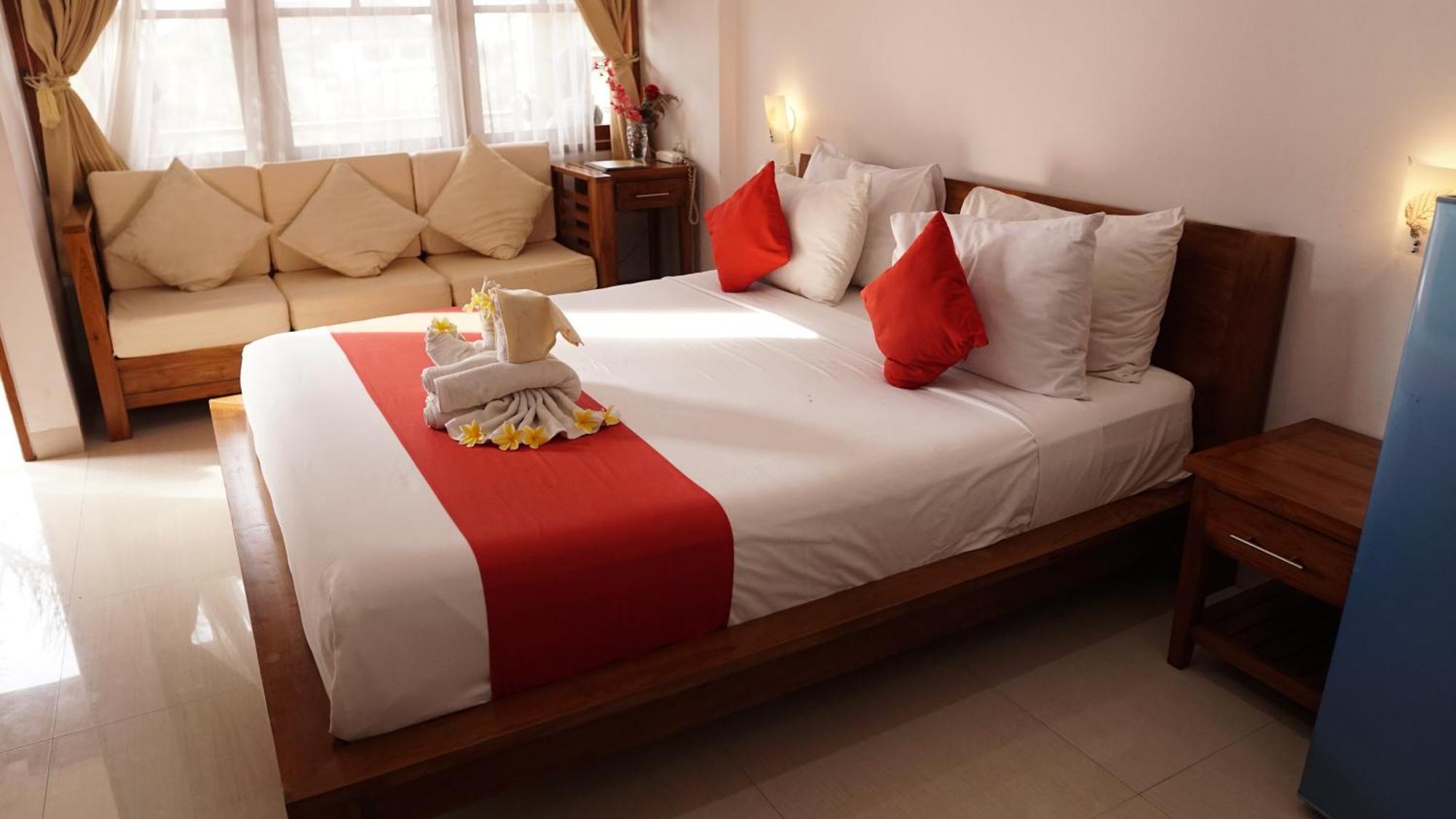Grand Raka Homestay Lovina  Ngoại thất bức ảnh