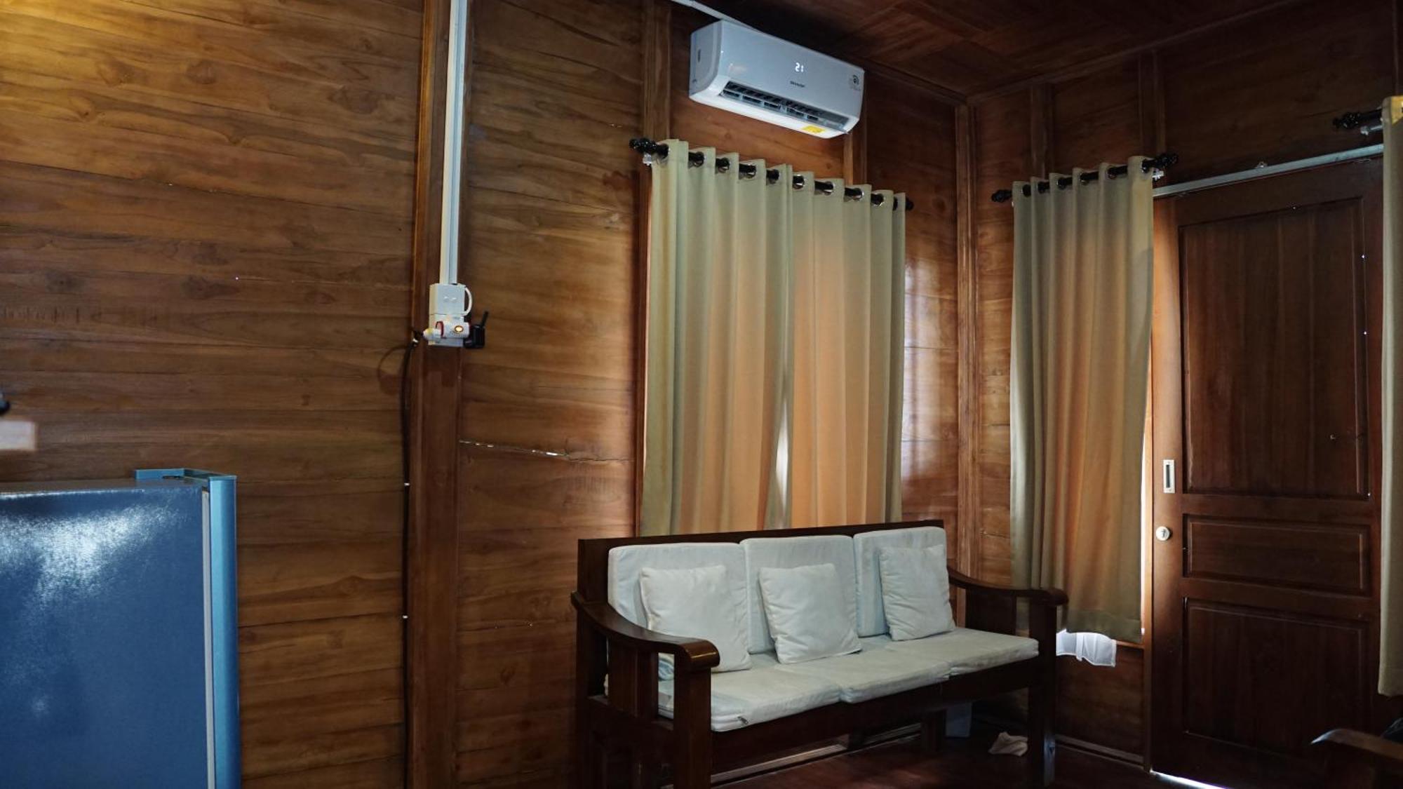 Grand Raka Homestay Lovina  Ngoại thất bức ảnh
