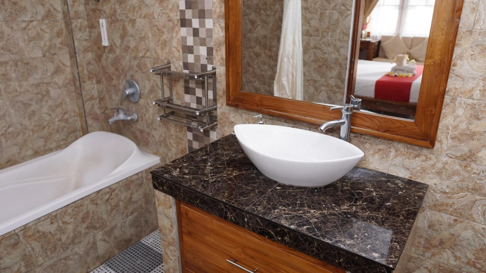 Grand Raka Homestay Lovina  Ngoại thất bức ảnh