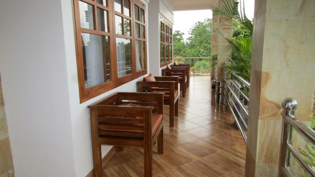 Grand Raka Homestay Lovina  Ngoại thất bức ảnh